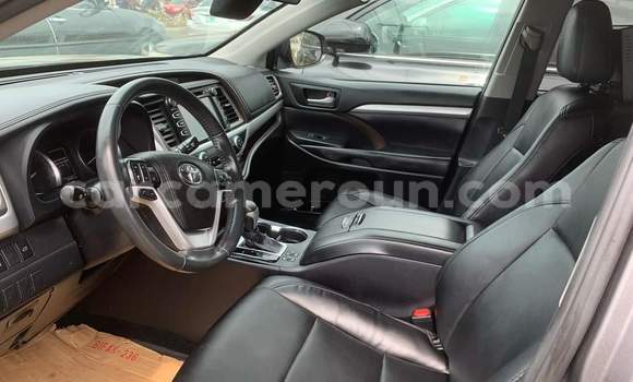 Acheter Occasion Voiture Toyota Highlander Gris à Douala, Littoral Cameroon Acheter Occasion Voiture Toyota Highlander Gris à Douala, Littoral Cameroon