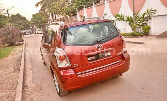 Sayi Na hannu Toyota Verso Red Mota in Yaounde a Babban Kamaru