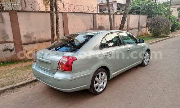 Sayi Na hannu Toyota Avensis Brown Mota in Yaounde a Babban Kamaru Sayi Na hannu Toyota Avensis Brown Mota in Yaounde a Babban Kamaru