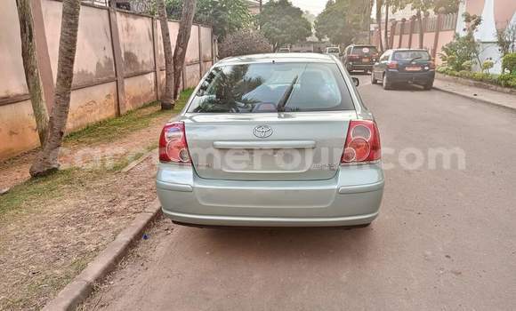 Sayi Na hannu Toyota Avensis Brown Mota in Yaounde a Babban Kamaru Sayi Na hannu Toyota Avensis Brown Mota in Yaounde a Babban Kamaru