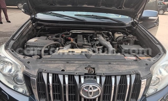 Sayi Na hannu Toyota Prado Black Mota in Douala a Ƙasar Kamaru Sayi Na hannu Toyota Prado Black Mota in Douala a Ƙasar Kamaru