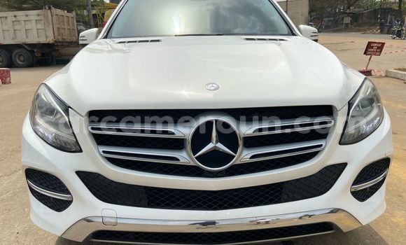 Sayi Imported Mercedes‒Benz GLE White Mota in Douala a Ƙasar Kamaru Sayi Imported Mercedes‒Benz GLE White Mota in Douala a Ƙasar Kamaru