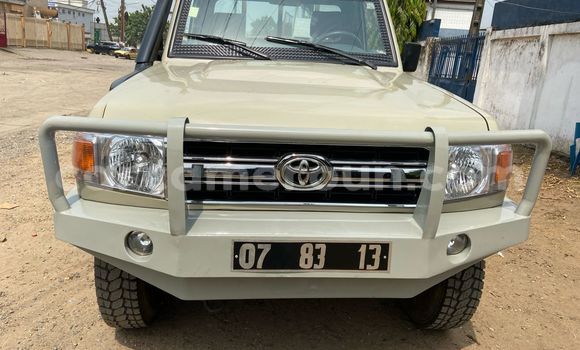Sayi Na hannu Toyota Land Cruiser M Mota in Douala a Ƙasar Kamaru Sayi Na hannu Toyota Land Cruiser M Mota in Douala a Ƙasar Kamaru