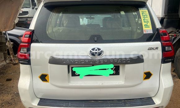 Acheter Import Voiture Toyota Land Cruiser Prado Blanc à Douala, Littoral Cameroon Acheter Import Voiture Toyota Land Cruiser Prado Blanc à Douala, Littoral Cameroon
