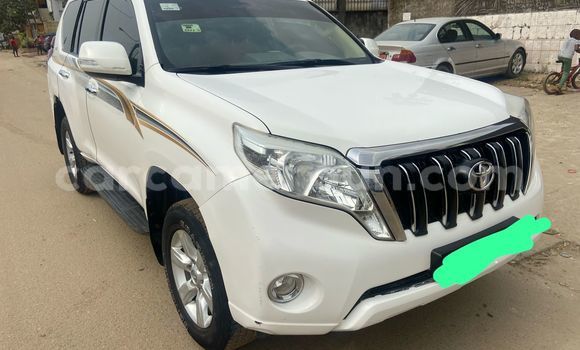 Sayi Imported Toyota Land Cruiser Prado White Mota in Douala a Ƙasar Kamaru
