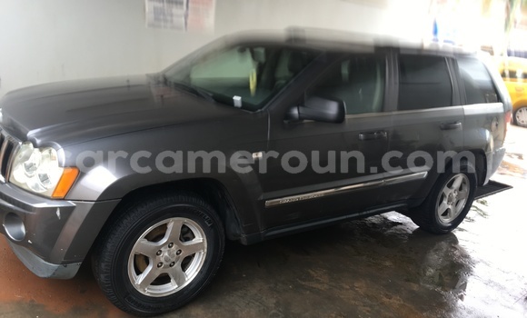 Sayi Imported Jeep Cherokee M Mota in Douala a Ƙasar Kamaru Sayi Imported Jeep Cherokee M Mota in Douala a Ƙasar Kamaru