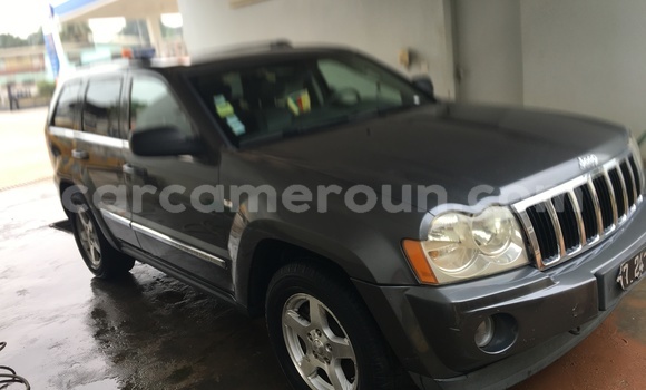 Sayi Imported Jeep Cherokee M Mota in Douala a Ƙasar Kamaru Sayi Imported Jeep Cherokee M Mota in Douala a Ƙasar Kamaru