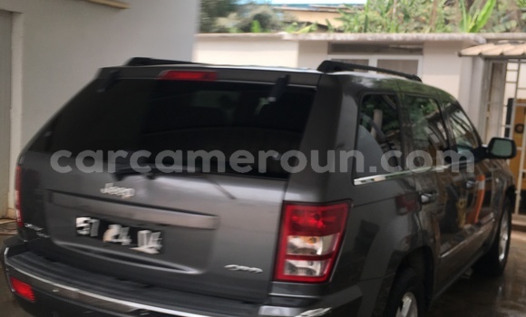 Sayi Imported Jeep Cherokee M Mota in Douala a Ƙasar Kamaru Sayi Imported Jeep Cherokee M Mota in Douala a Ƙasar Kamaru