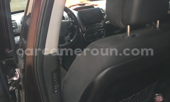 Sayi Na hannu Kia Sorento Brown Mota in Douala a Ƙasar Kamaru Sayi Na hannu Kia Sorento Brown Mota in Douala a Ƙasar Kamaru