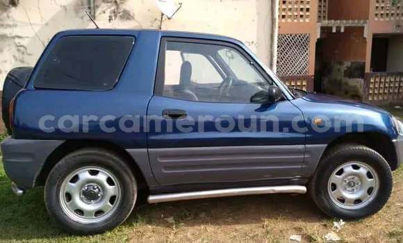 Sayi Na hannu Toyota Ade Blue Babbar mota in Ebolowa a Kamaru ta Kudu Sayi Na hannu Toyota Ade Blue Babbar mota in Ebolowa a Kamaru ta Kudu