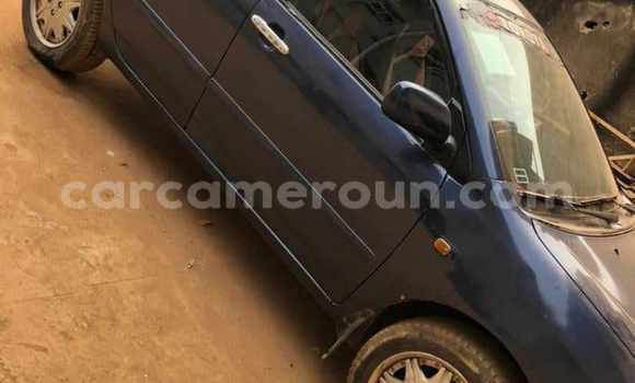 Sayi Na hannu Toyota Corolla Blue Mota in Yaounde a Babban Kamaru