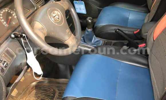 Sayi Na hannu Toyota Corolla Blue Mota in Yaounde a Babban Kamaru Sayi Na hannu Toyota Corolla Blue Mota in Yaounde a Babban Kamaru