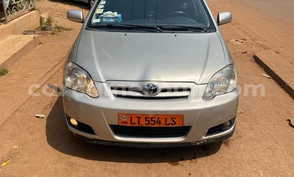 Sayi Na hannu Toyota Corolla Azurfa Mota in Yaounde a Babban Kamaru