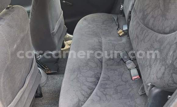 Acheter Occasion Voiture Toyota Yaris Bleu à Yaoundé, Central Cameroon Acheter Occasion Voiture Toyota Yaris Bleu à Yaoundé, Central Cameroon