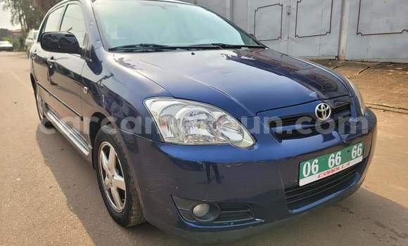 Sayi Na hannu Toyota Corolla Blue Mota in Yaounde a Babban Kamaru