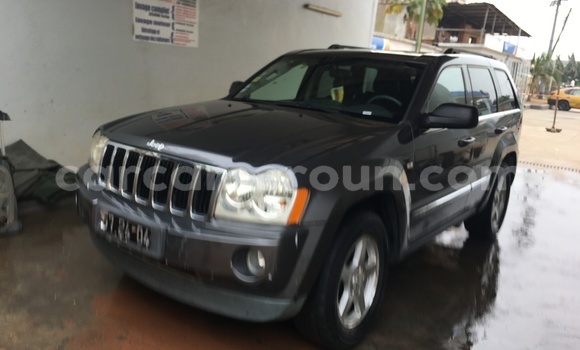 Sayi Imported Jeep Cherokee M Mota in Douala a Ƙasar Kamaru Sayi Imported Jeep Cherokee M Mota in Douala a Ƙasar Kamaru