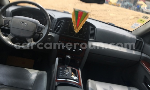 Sayi Imported Jeep Cherokee M Mota in Douala a Ƙasar Kamaru Sayi Imported Jeep Cherokee M Mota in Douala a Ƙasar Kamaru