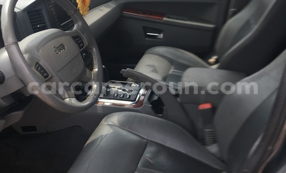 Sayi Imported Jeep Cherokee M Mota in Douala a Ƙasar Kamaru Sayi Imported Jeep Cherokee M Mota in Douala a Ƙasar Kamaru