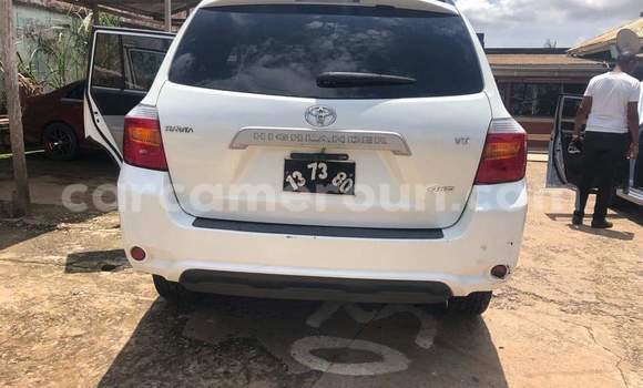 Sayi Na hannu Toyota Highlander White Mota in Yaounde a Babban Kamaru Sayi Na hannu Toyota Highlander White Mota in Yaounde a Babban Kamaru