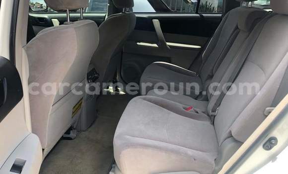 Sayi Na hannu Toyota Highlander White Mota in Yaounde a Babban Kamaru Sayi Na hannu Toyota Highlander White Mota in Yaounde a Babban Kamaru