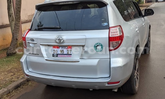 Sayi Na hannu Toyota Vanguard Azurfa Mota in Yaounde a Babban Kamaru Sayi Na hannu Toyota Vanguard Azurfa Mota in Yaounde a Babban Kamaru