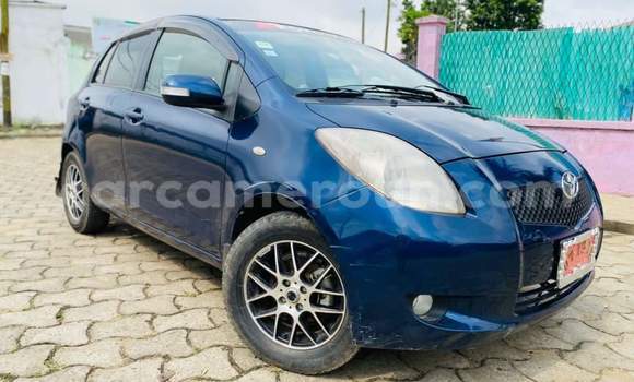 Sayi Na hannu Toyota Yaris Blue Mota in Yaounde a Babban Kamaru Sayi Na hannu Toyota Yaris Blue Mota in Yaounde a Babban Kamaru