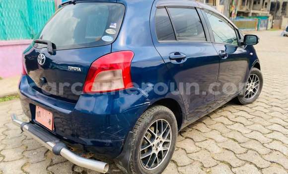 Sayi Na hannu Toyota Yaris Blue Mota in Yaounde a Babban Kamaru Sayi Na hannu Toyota Yaris Blue Mota in Yaounde a Babban Kamaru