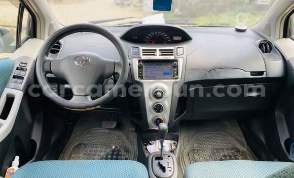 Sayi Na hannu Toyota Yaris Blue Mota in Yaounde a Babban Kamaru Sayi Na hannu Toyota Yaris Blue Mota in Yaounde a Babban Kamaru