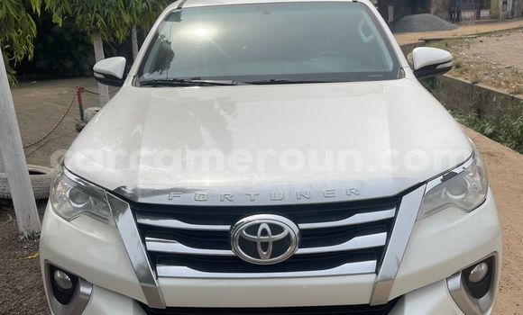 Acheter Import Voiture Toyota Fortuner Blanc à Douala, Littoral Cameroon Acheter Import Voiture Toyota Fortuner Blanc à Douala, Littoral Cameroon