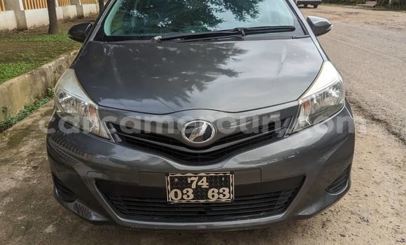 Sayi Na hannu Toyota Vitz Black Mota in Douala a Ƙasar Kamaru Sayi Na hannu Toyota Vitz Black Mota in Douala a Ƙasar Kamaru