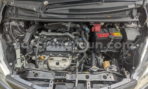 Sayi Na hannu Toyota Vitz Black Mota in Douala a Ƙasar Kamaru Sayi Na hannu Toyota Vitz Black Mota in Douala a Ƙasar Kamaru