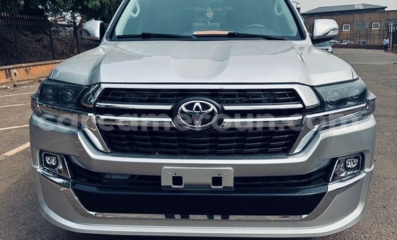 Sayi Na hannu Toyota Corolla Azurfa Mota in Yaounde a Babban Kamaru