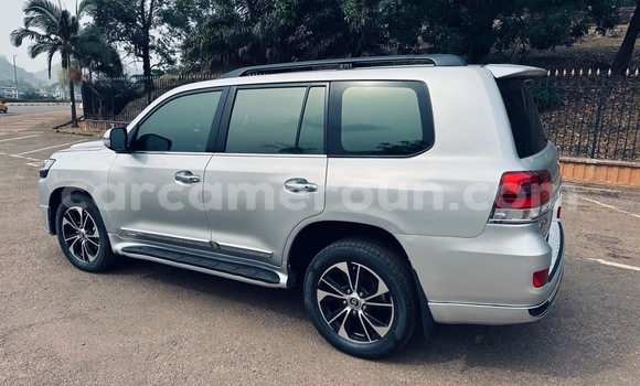 Acheter Occasion Voiture Toyota Corolla Gris à Yaoundé, Central Cameroon Acheter Occasion Voiture Toyota Corolla Gris à Yaoundé, Central Cameroon