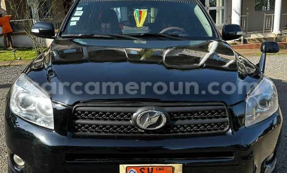 Sayi Na hannu Toyota RAV4 Black Mota in Douala a Ƙasar Kamaru