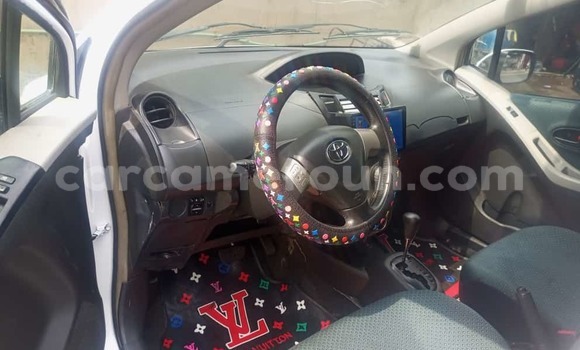 Acheter Occasion Voiture Toyota Vitz Blanc à Douala, Littoral Cameroon Acheter Occasion Voiture Toyota Vitz Blanc à Douala, Littoral Cameroon