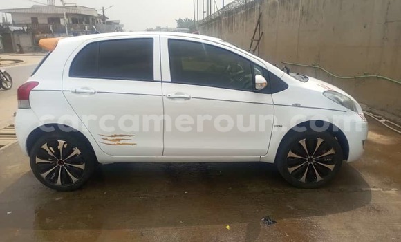 Acheter Occasion Voiture Toyota Vitz Blanc à Douala, Littoral Cameroon Acheter Occasion Voiture Toyota Vitz Blanc à Douala, Littoral Cameroon