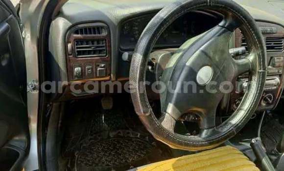 Sayi Na hannu Toyota Avensis Azurfa Mota in Yaounde a Babban Kamaru Sayi Na hannu Toyota Avensis Azurfa Mota in Yaounde a Babban Kamaru