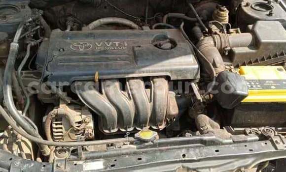 Sayi Na hannu Toyota Avensis Azurfa Mota in Yaounde a Babban Kamaru Sayi Na hannu Toyota Avensis Azurfa Mota in Yaounde a Babban Kamaru