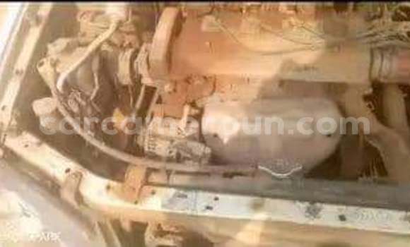 Sayi Na hannu Toyota Avensis White Mota in Yaounde a Babban Kamaru Sayi Na hannu Toyota Avensis White Mota in Yaounde a Babban Kamaru