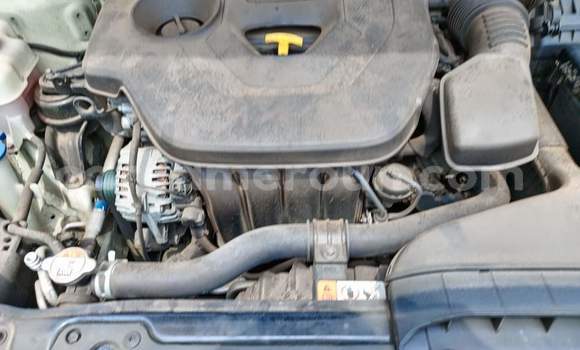 Sayi Na hannu Kia K5 White Mota in Yaounde a Babban Kamaru Sayi Na hannu Kia K5 White Mota in Yaounde a Babban Kamaru