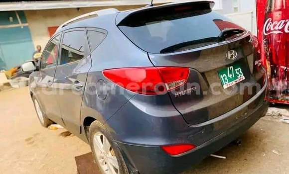 Sayi Imported Hyundai Tucson Azurfa Mota in Douala a Ƙasar Kamaru Sayi Imported Hyundai Tucson Azurfa Mota in Douala a Ƙasar Kamaru