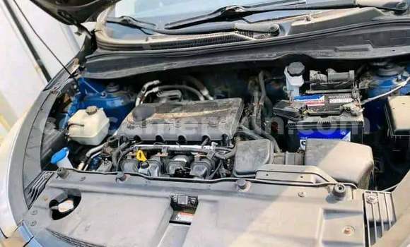 Sayi Imported Hyundai Tucson Azurfa Mota in Douala a Ƙasar Kamaru Sayi Imported Hyundai Tucson Azurfa Mota in Douala a Ƙasar Kamaru