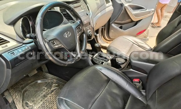 Acheter Occasion Voiture Hyundai Santa Fe Gris à Douala, Littoral Cameroon Acheter Occasion Voiture Hyundai Santa Fe Gris à Douala, Littoral Cameroon