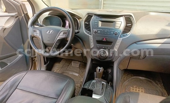 Acheter Occasion Voiture Hyundai Santa Fe Gris à Douala, Littoral Cameroon Acheter Occasion Voiture Hyundai Santa Fe Gris à Douala, Littoral Cameroon