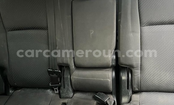 Sayi Na hannu Toyota Highlander Azurfa Mota in Douala a Ƙasar Kamaru Sayi Na hannu Toyota Highlander Azurfa Mota in Douala a Ƙasar Kamaru