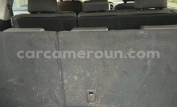 Sayi Na hannu Toyota Highlander Azurfa Mota in Douala a Ƙasar Kamaru Sayi Na hannu Toyota Highlander Azurfa Mota in Douala a Ƙasar Kamaru