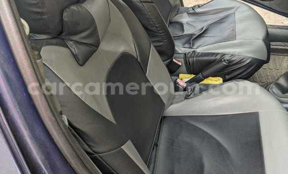 Sayi Na hannu Renault Megane Blue Mota in Douala a Ƙasar Kamaru Sayi Na hannu Renault Megane Blue Mota in Douala a Ƙasar Kamaru