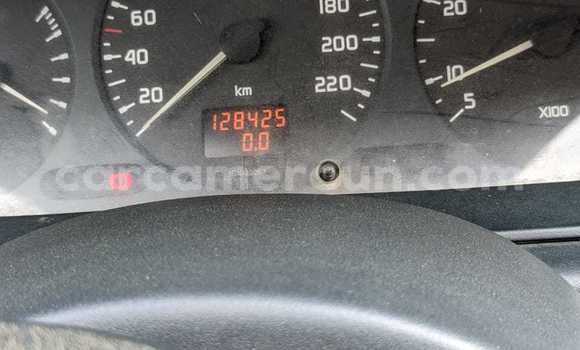 Sayi Na hannu Renault Megane Blue Mota in Douala a Ƙasar Kamaru Sayi Na hannu Renault Megane Blue Mota in Douala a Ƙasar Kamaru