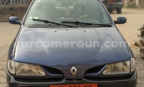 Sayi Na hannu Renault Megane Blue Mota in Douala a Ƙasar Kamaru Sayi Na hannu Renault Megane Blue Mota in Douala a Ƙasar Kamaru
