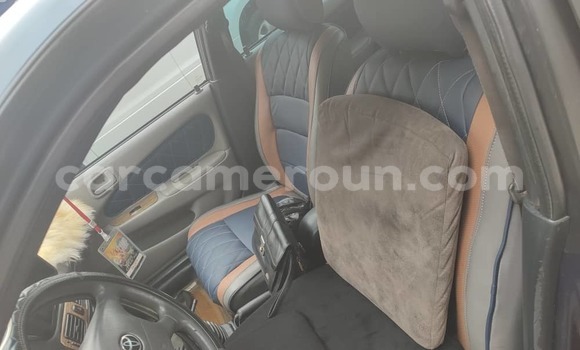 Sayi Na hannu Toyota Corolla II Blue Mota in Douala a Ƙasar Kamaru Sayi Na hannu Toyota Corolla II Blue Mota in Douala a Ƙasar Kamaru